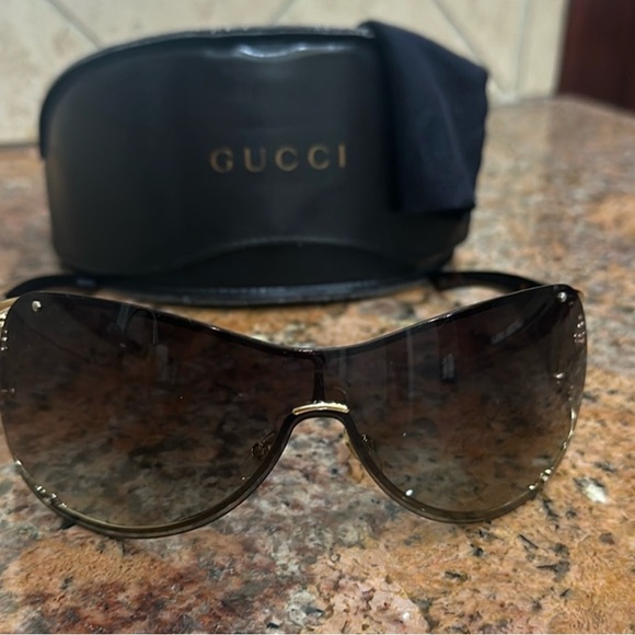 ✨GUCCI Sunglasses with case - Picture 1 of 5